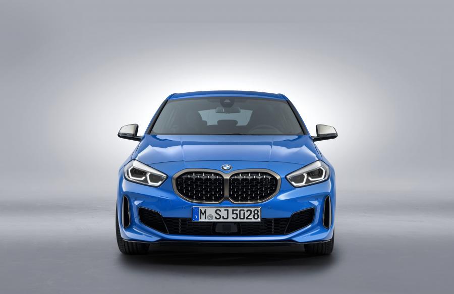  BMW M135i xDrive (F40) 2019 года  (WW) (фото 39 из 189)
